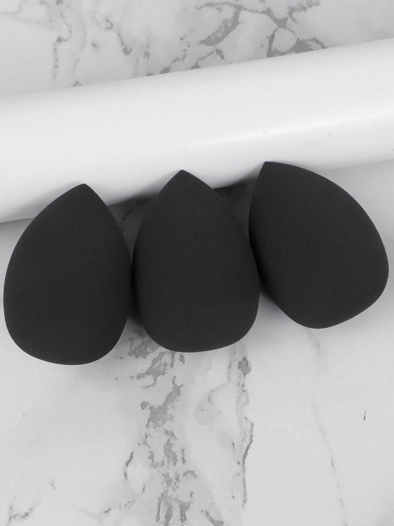 Спонж для макияжа в форме капл – обзор и цена Beauty Blender In Makeup